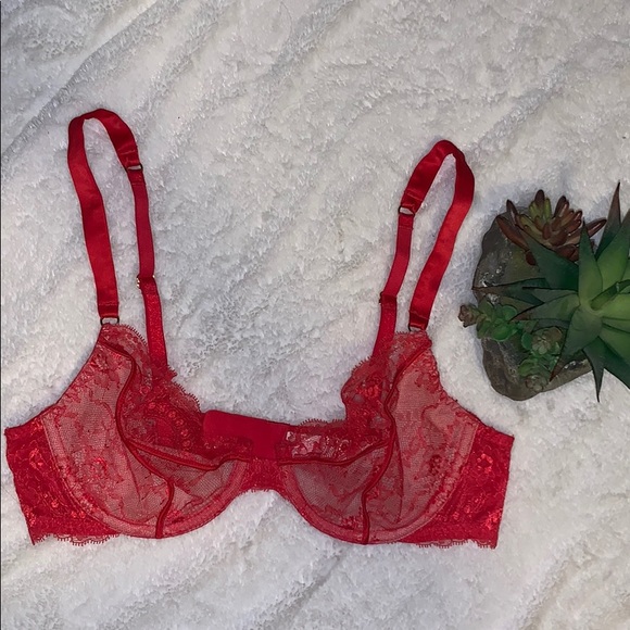 Victoria’s Secret sexy bralette